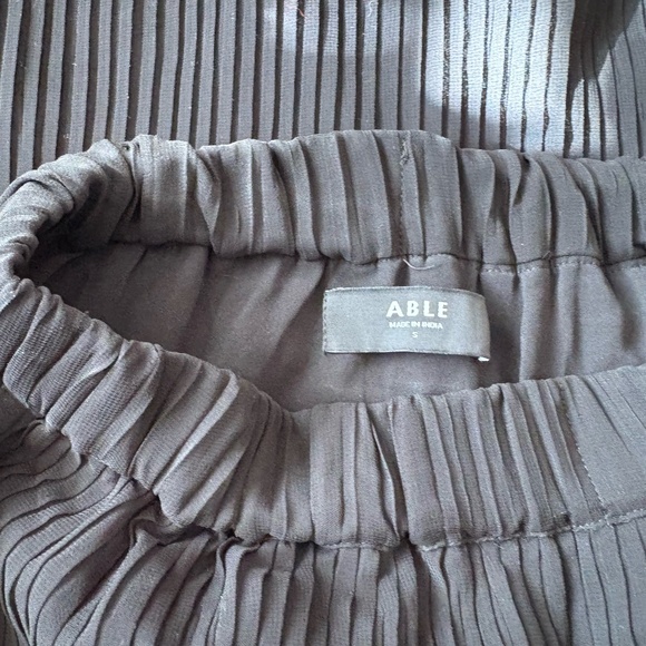 Able Bessie Pleated Skirt Small - Picture 2 of 9